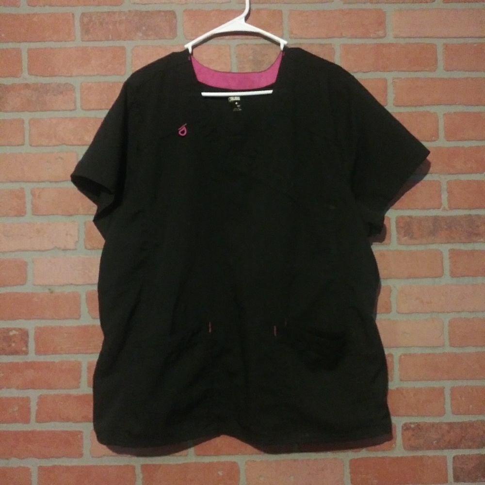 FREE W/ANY OTHER SCRUB PURCHASE!! (3X black top)